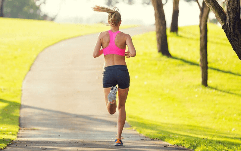 Spódniczka do biegania – dla kogo jest i czy warto w niej biegać?