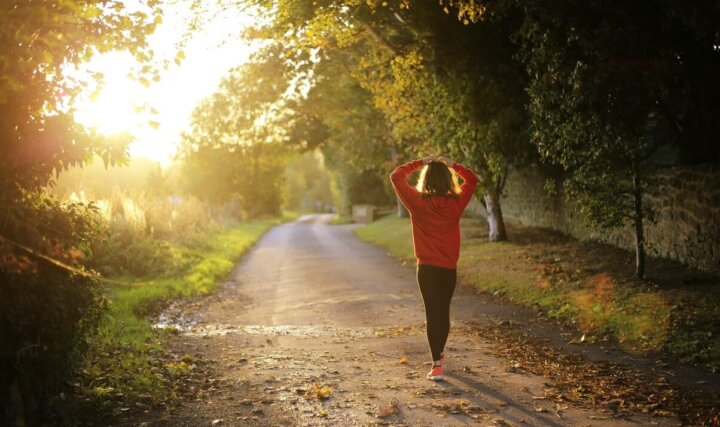 Slow jogging – co to jest i jak biegać tą metodą?