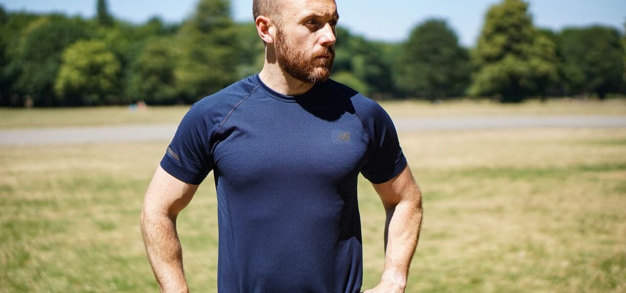 T-shirt kontra singlet. zalety i wady najważniejszych koszulek dla biegaczy
