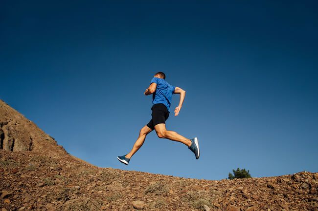 jogging a bieganie różnica biegacz w akcji