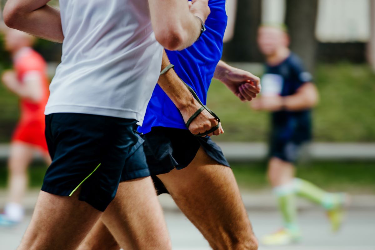 niewidomi sportowcy biegacze jak trenują