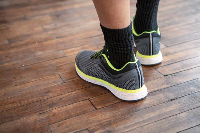 buty do biegania supinacja mierzenie obuwia na podłodze