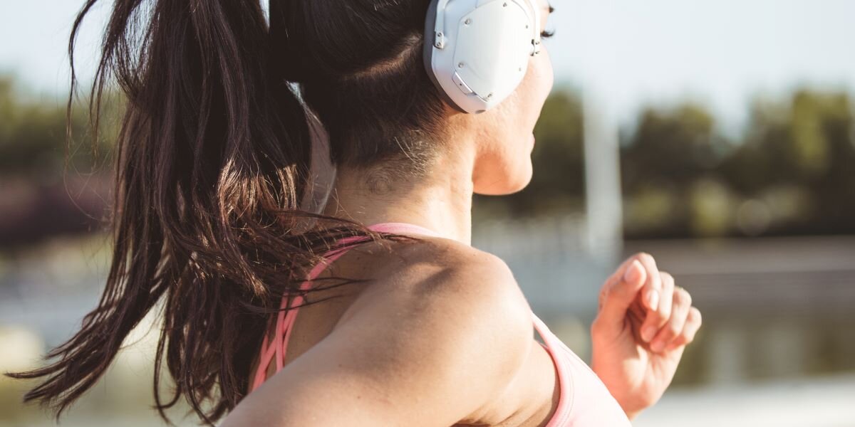 Słuchawki bezprzewodowe do biegania – 5 zaawansowanych modeli